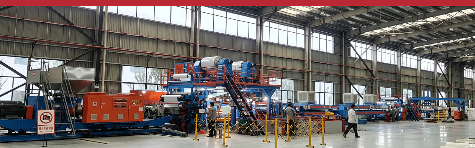 Tip de extrudare Zero absorbție de apă A2 Metal necombustibil (aluminiu) Linie de producție de panouri compozite